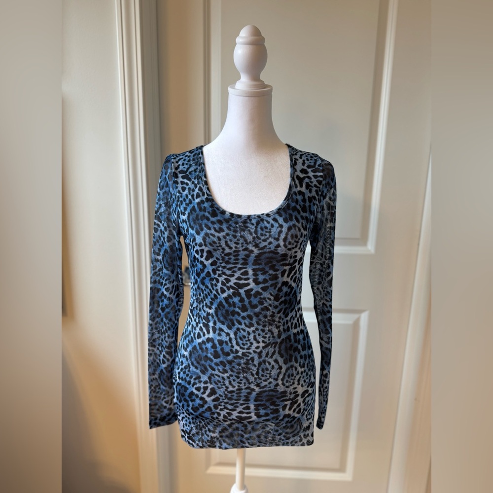 Blue Fitted Leopard Print Long Sleeve Tee by NÜ Denmark